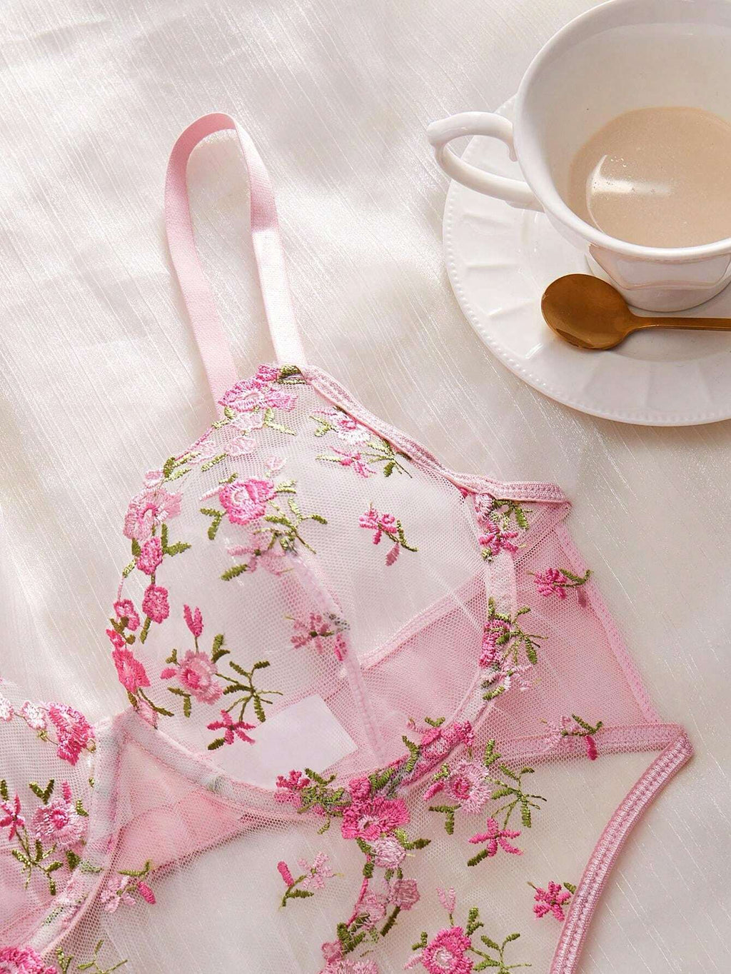 Élan Secret |Lingerie sexy avec broderie florale