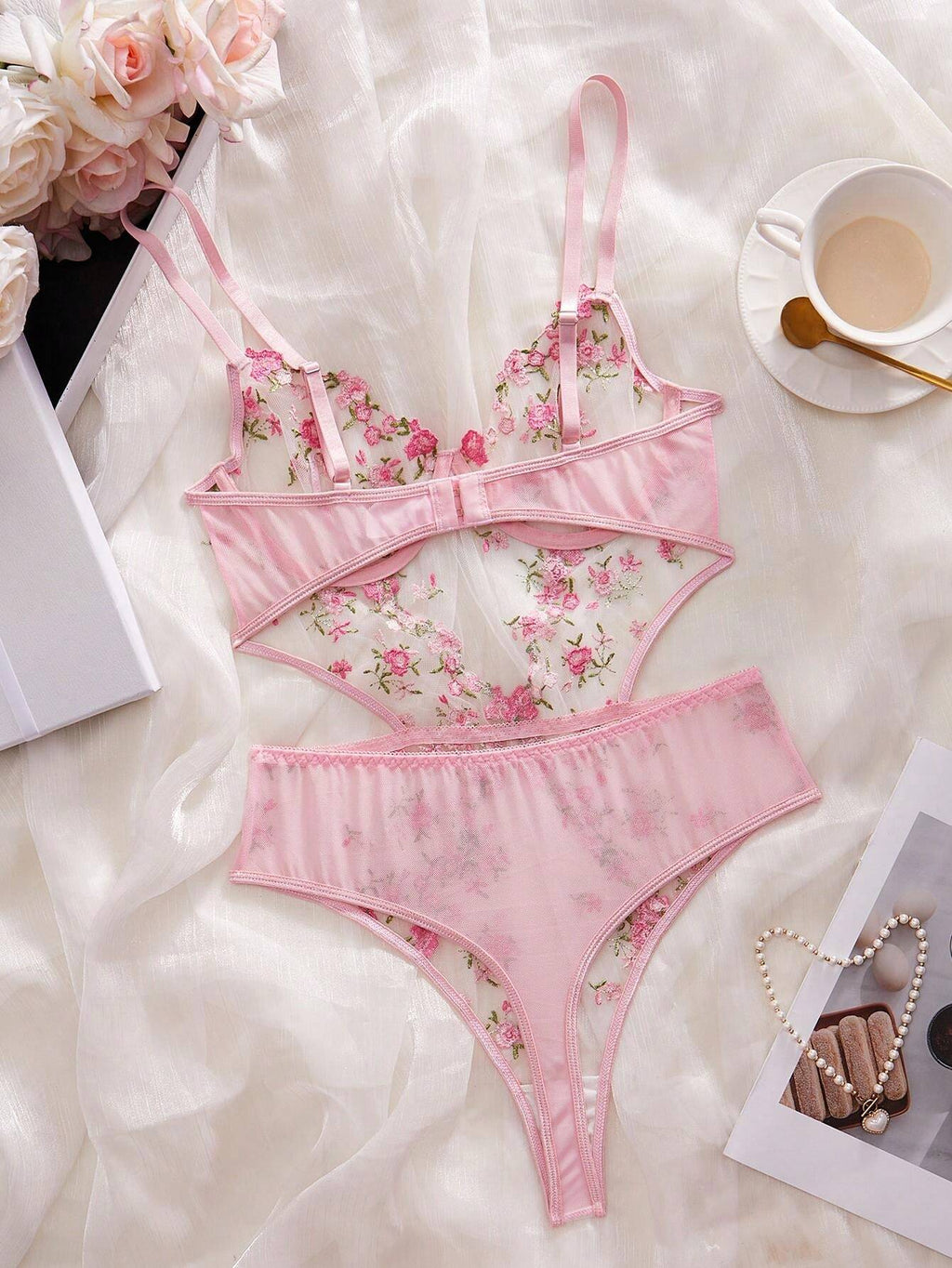 Élan Secret |Lingerie sexy avec broderie florale