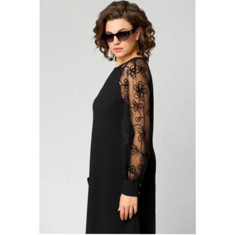 Elegancka czarna sukienka z koronką
