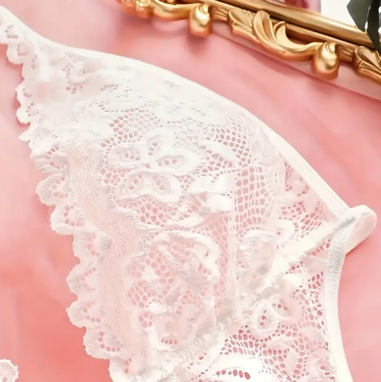 Velvette | Body avec dentelle, cœurs et diamants